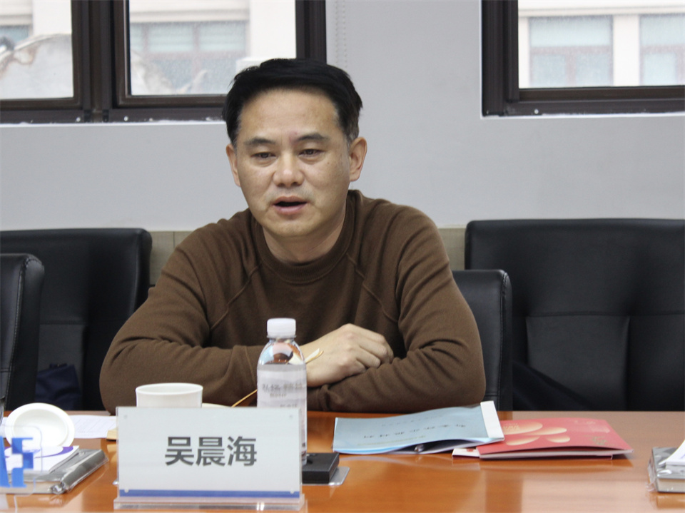 吴1.jpg